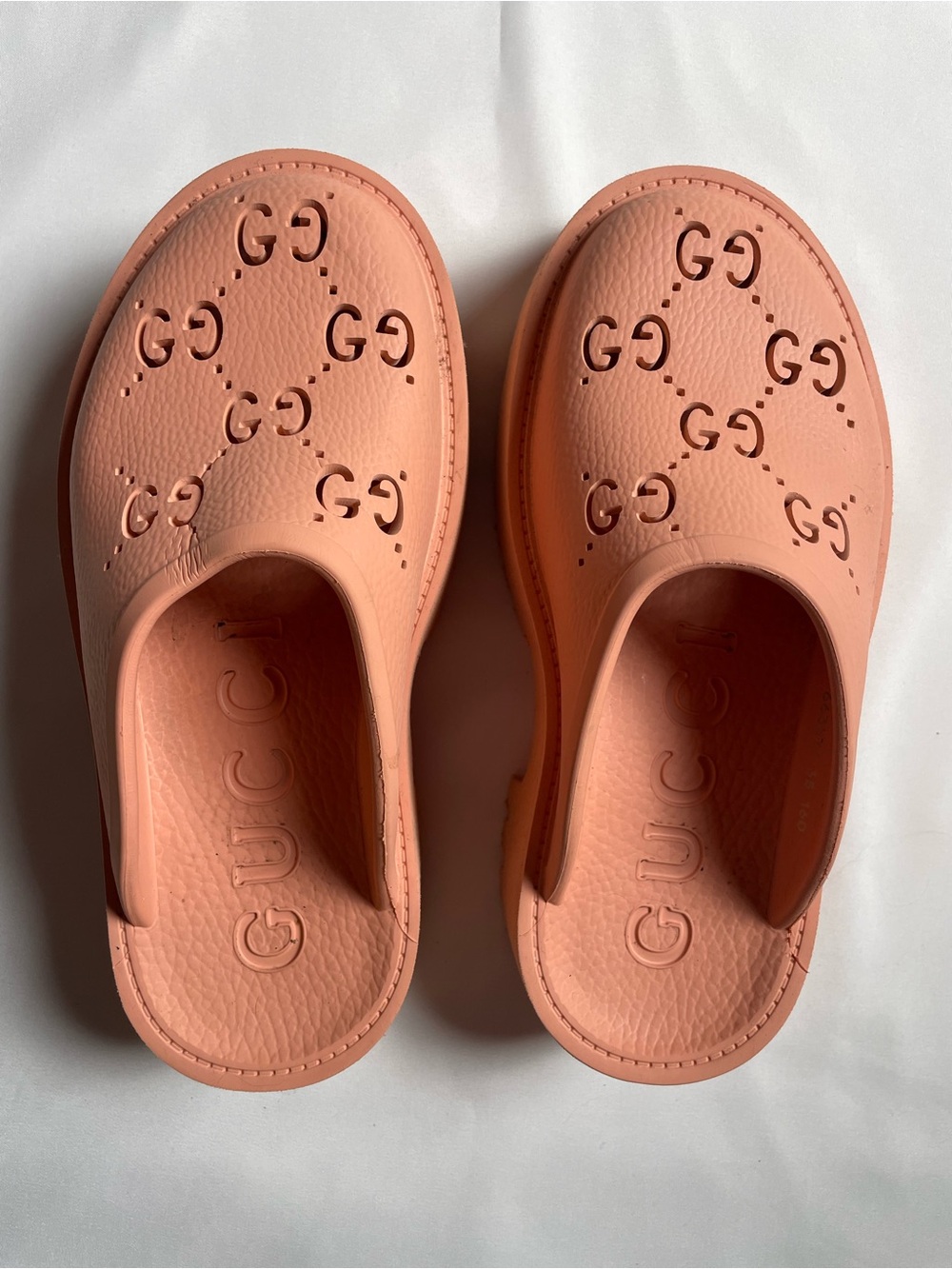 Gucci GG Perforated Platform Sandals Peachy Chic – Size 35 / US 5